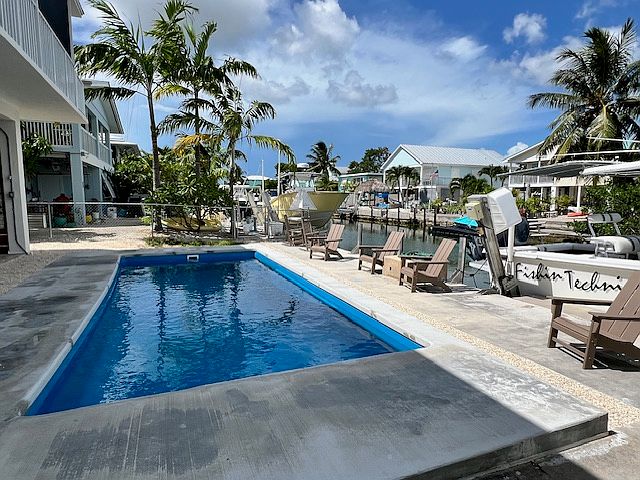 2nd image of 1081 Caribbean Dr E