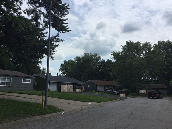 5th image of 11005 Ewing Ave