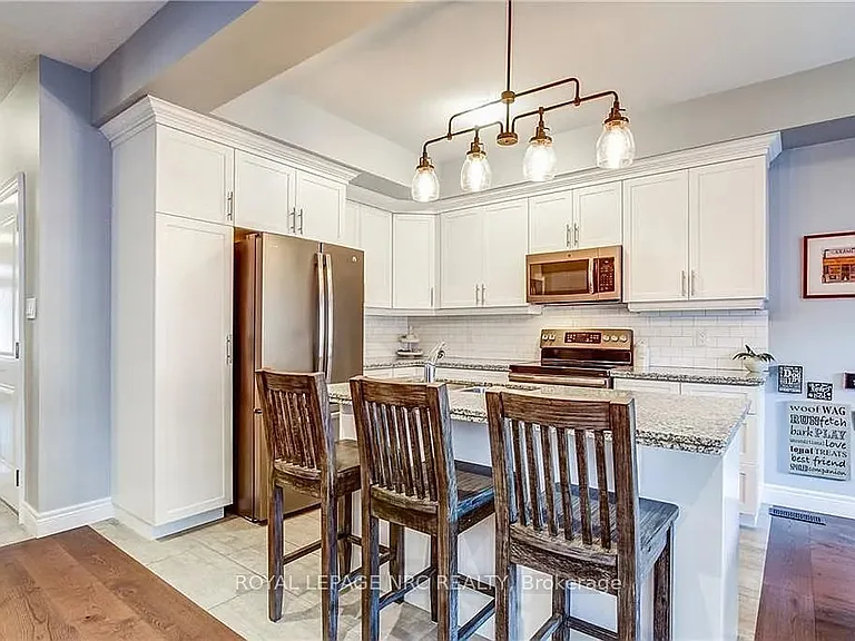 98 Shoreview Pl W #14 — Photo 4