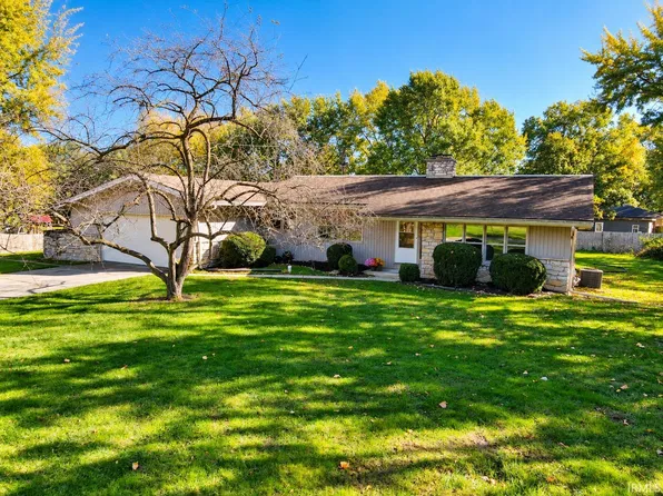 26150 Vista Ln, Elkhart, IN 46517