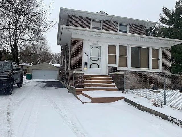 1506 E Washington St photo 1
