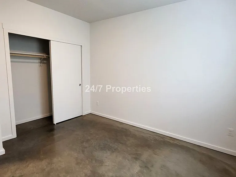 2743 SE 118th Ave — Photo 7