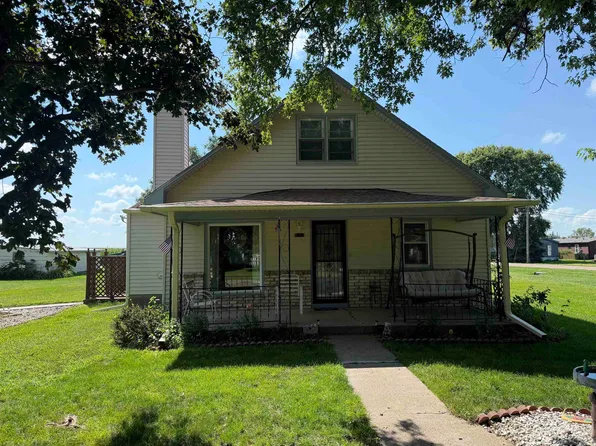 302 S Brooks Ave, Kenesaw, NE 68956