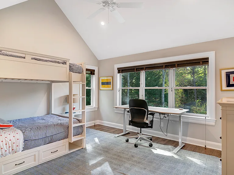 37 Arbutus Rd — Photo 21