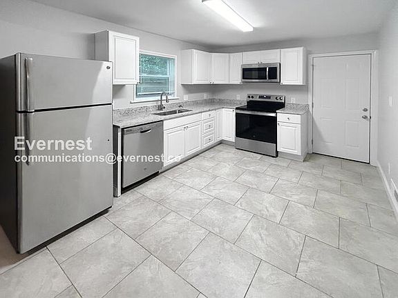 3rd image of 3400 Bonaire Dr