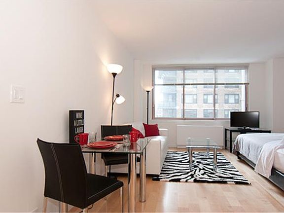 3rd image of 235 E 40th St APT 19I