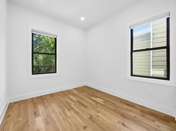 858 West Side Avenue image 7 of 12