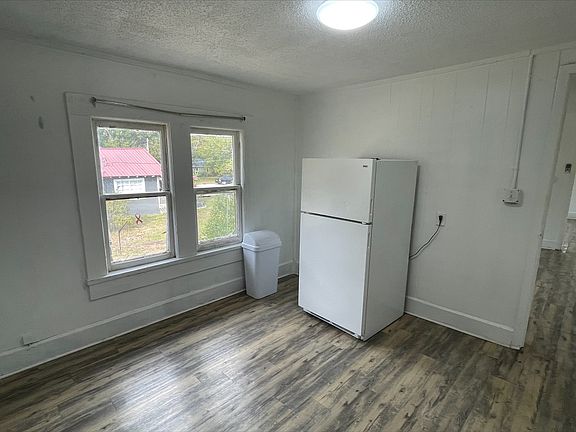 5th image of 602 W Emma St #4