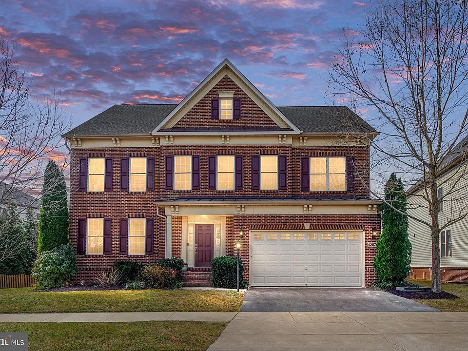 1st image of 42571 Stratford Landing Dr
