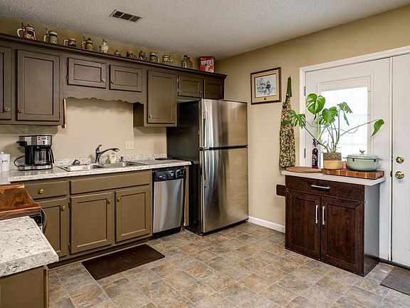 5th image of 4708 Prospect Rd
