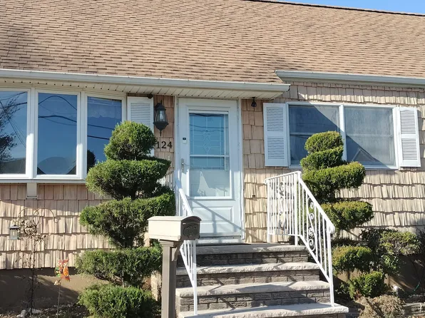 124 Bond St, Iselin, NJ 08830