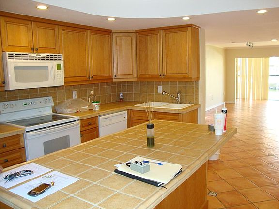 4th image of 3825 NE 167th St #3825
