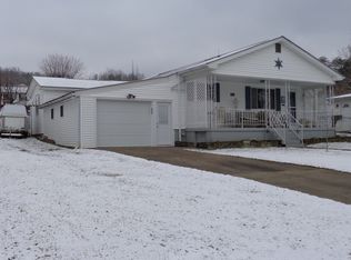 111 Grand Central Ave, Ripley, WV 25271