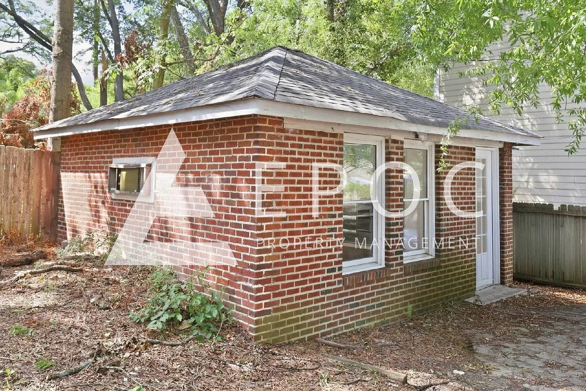 400 S Josephine Boyd St #Cottage In Greensboro, Nc 27403 — Photo 2