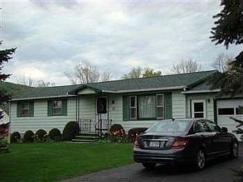 1st image of 15 Medallion Dr