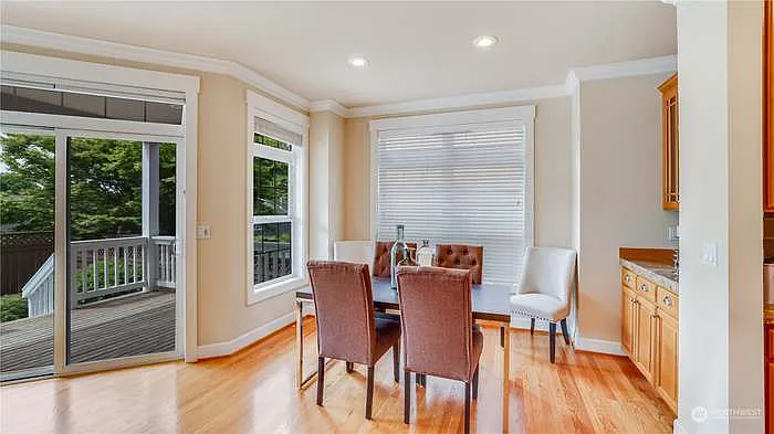 1215 N 27th Pl — Photo 16