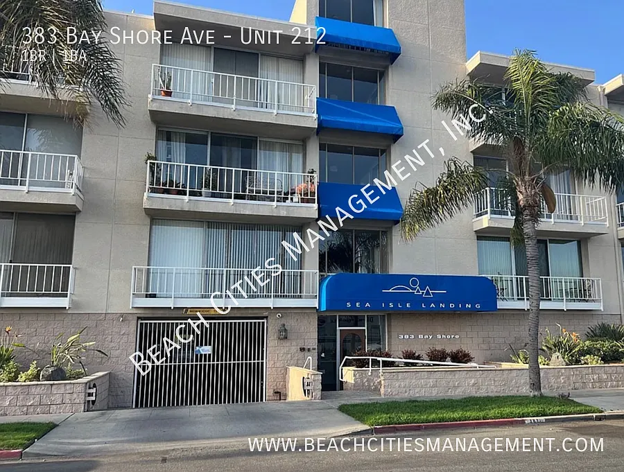 Live By the Marina! — Photo 1