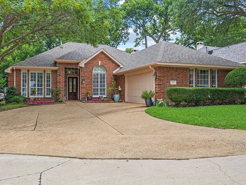 1st image of 221 Freedom Ct