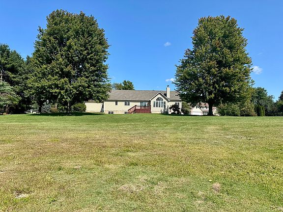 5th image of 1802 Meadow Glen Dr