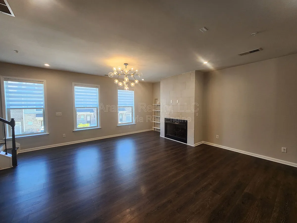 Building Photo - 6472 Brookside Blvd SE #1