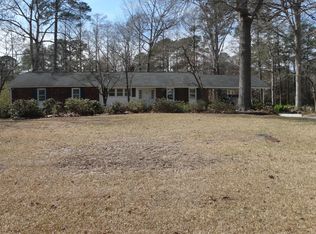 1117 N Lakeside Dr, Smithfield, NC 27577