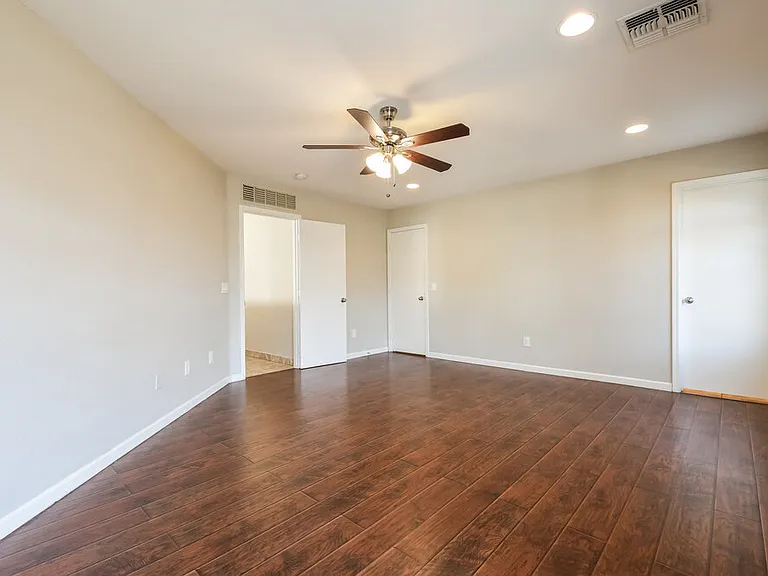 2768 W San Carlos Ln — Photo 11