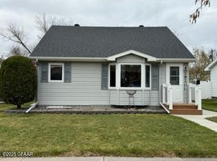 1920 9th Ave N, Grand Forks, ND 58203