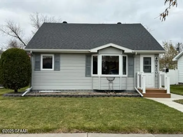 1920 9th Ave N, Grand Forks, ND 58203