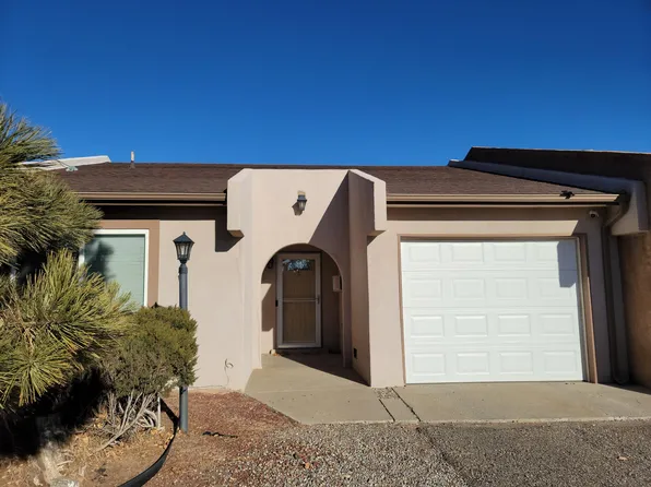 694 Stallion Rd SE, Rio Rancho, NM 87124