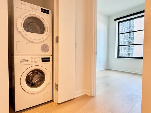 515 West 38th Street image 4 of 20