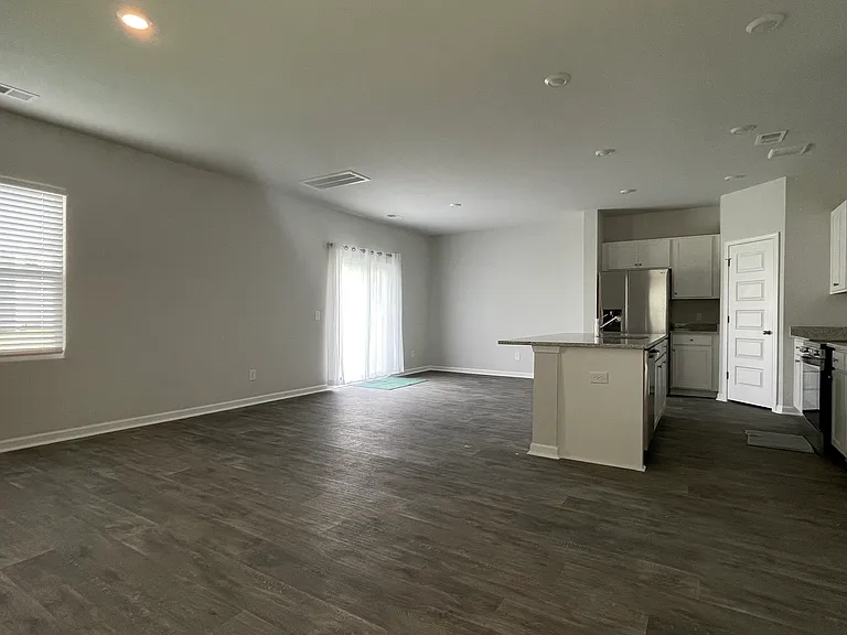 106 Hydrangea Way — Photo 3