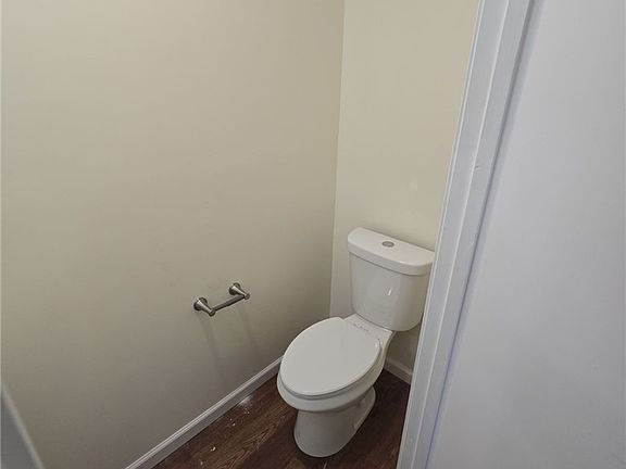 5th image of 22 Durant Pl