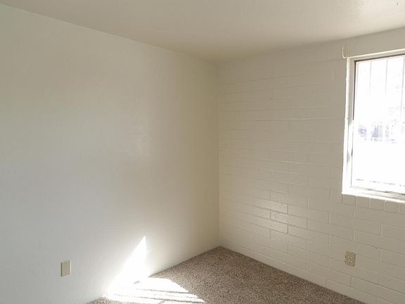 5th image of 542 W Inez Dr