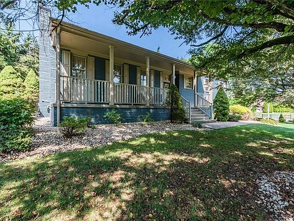 3rd image of 407 Greenwood Dr