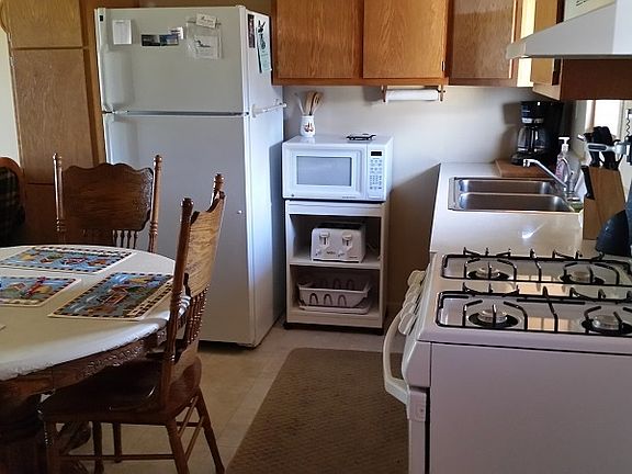 3rd image of 5995 Poplar St Unit 4