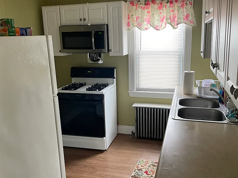 27 Colony St #1 — Photo 5