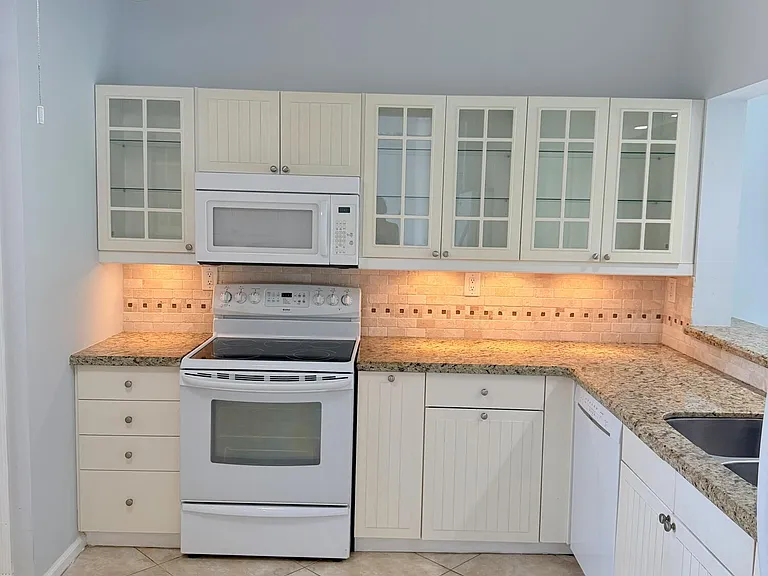 2351 NE 14th Street Cswy #537 — Photo 1