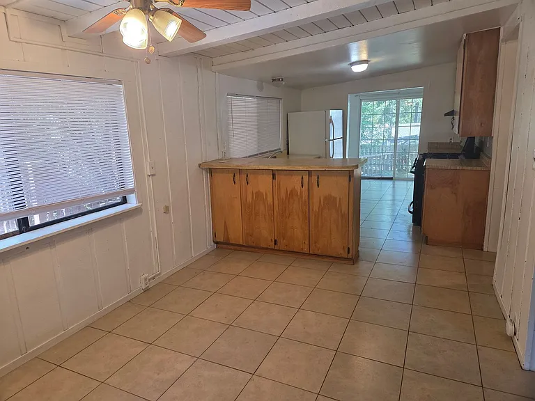 22878 East Ave #B — Photo 2