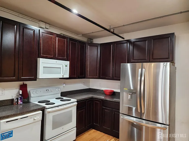 378 George St #201 — Photo 2