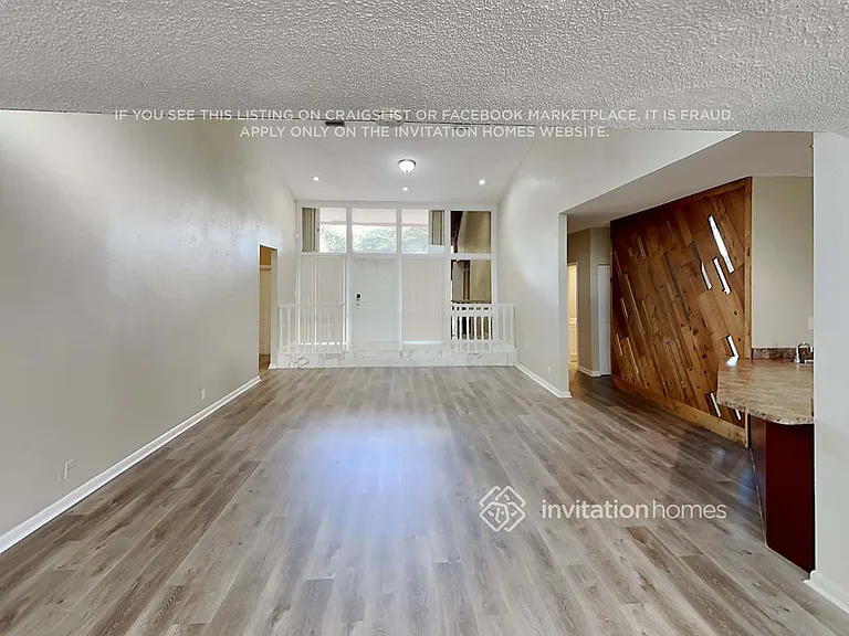 8041 Buttonwood Cir — Photo 7
