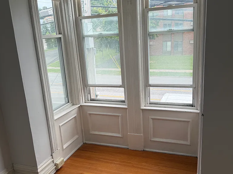 2363 Burdett Ave #2 — Photo 9