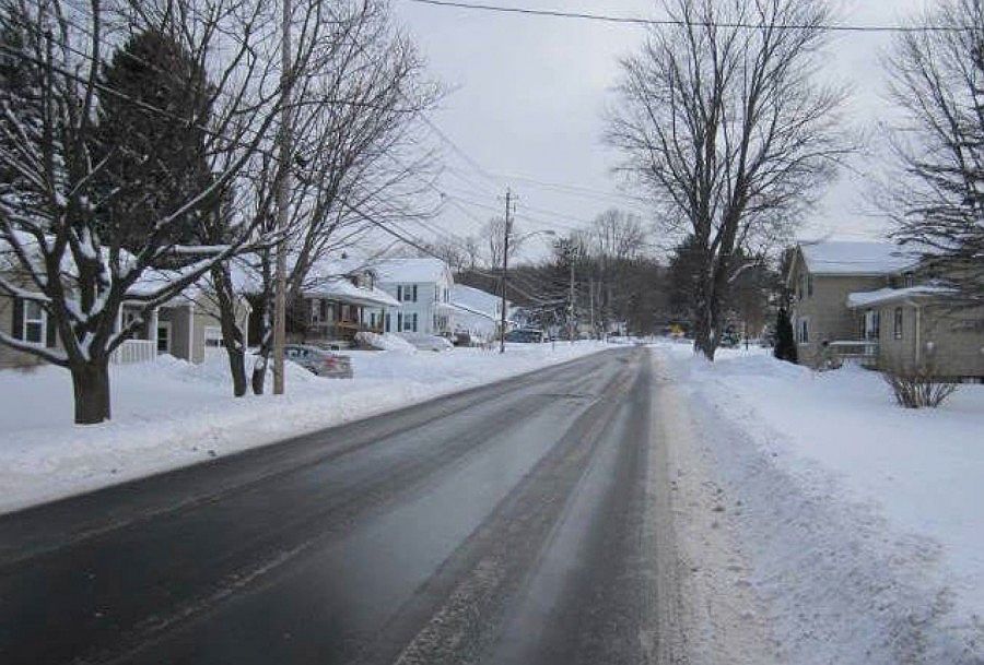 2nd image of 96 E Oneida St