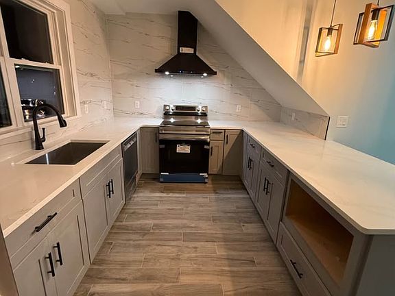 4th image of 116 Evans St #2