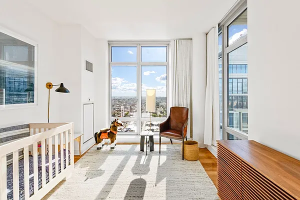 Sold by Compass | media 10