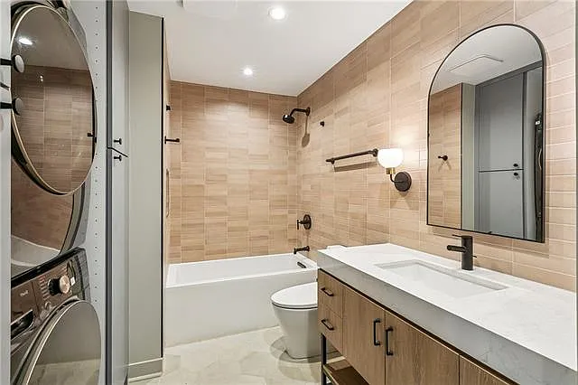 1 bed, 1.0 bath, 660 sqft, $2,100 — Photo 2