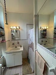 Rented by R New York