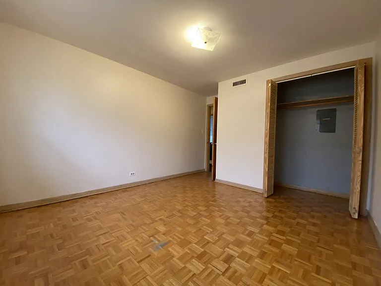 7035 W Irving Park Rd #2S — Photo 8