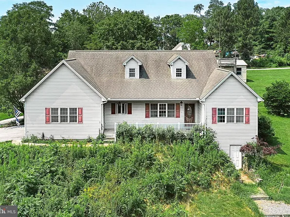 1170 Old Trail Rd, Etters, PA 17319