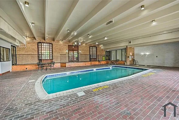 2 bed, 1050 sqft, $1,750 — Photo 2