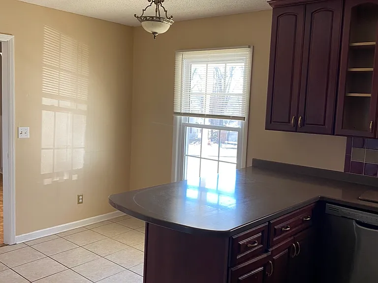 8002 Greenwillow Ct SE — Photo 9
